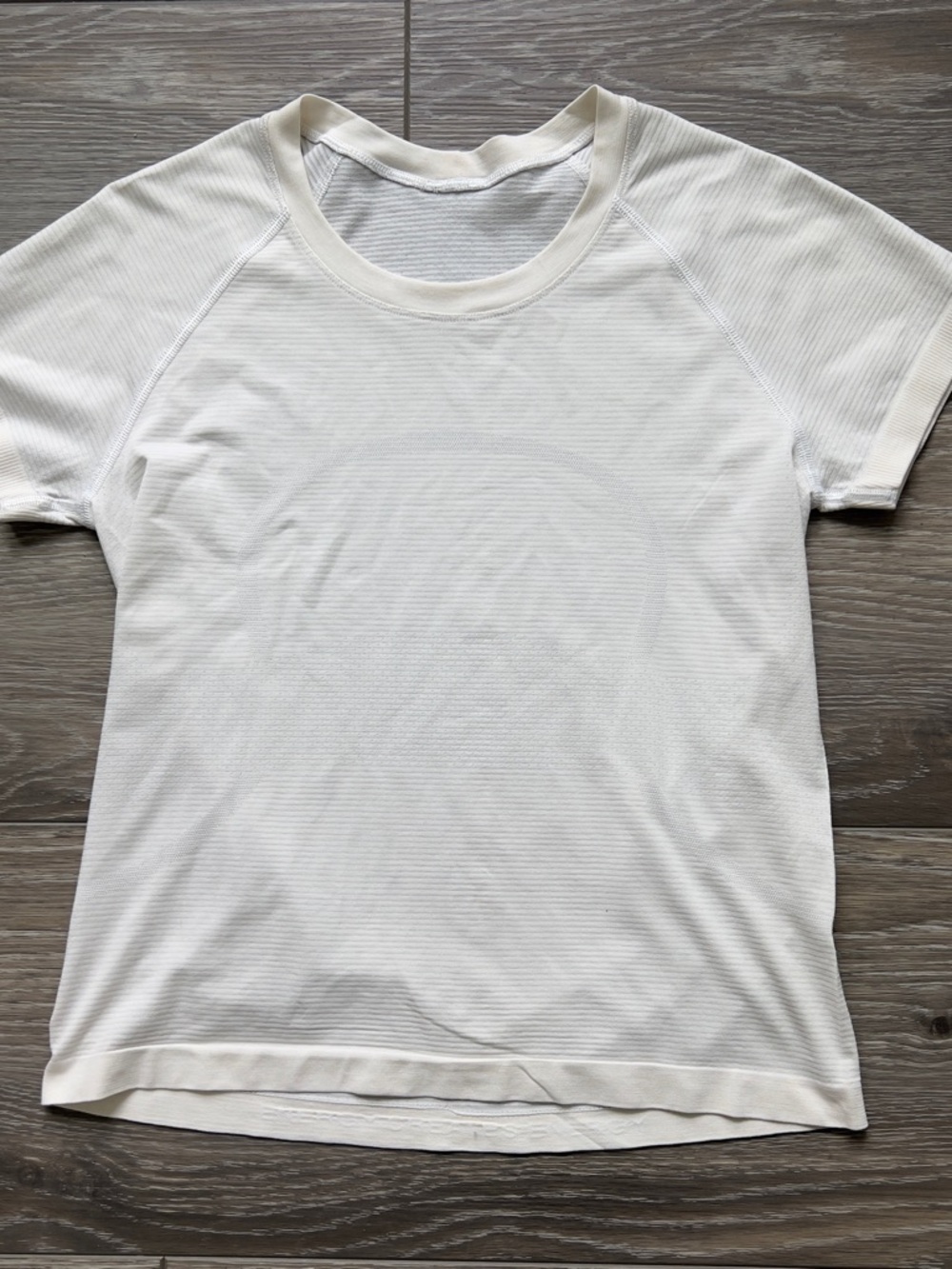 Lululemon White Short Sleeve women’s Ribbed Tee